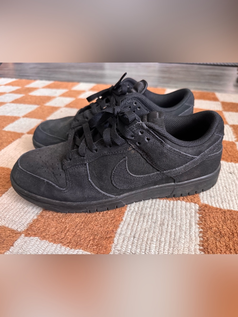 Nike Dunk Low Retro Se Nubuck
Men's (Worn a few times, like new) US8